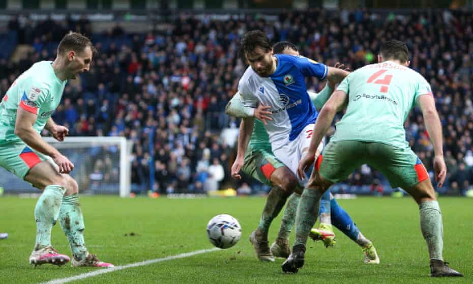 Blackburn’s Ben Brereton Díaz has a penalty appeal turned down in draw with Huddersfield