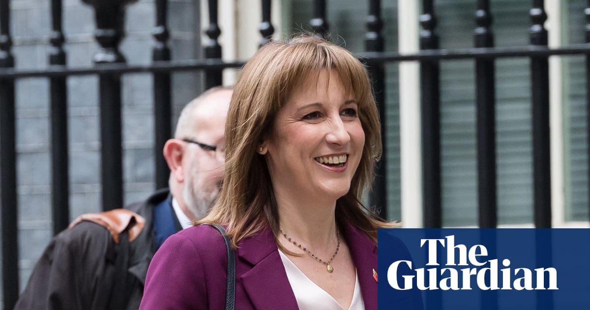 Thinktanks urge Rachel Reeves to overhaul broken' tax system