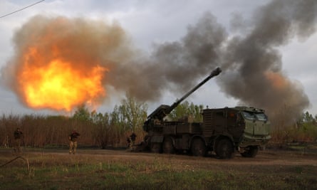 Gunners from Ukraine’s 43rd Separate Mechanised Brigade fire at a Russian position in the Kharkiv region.