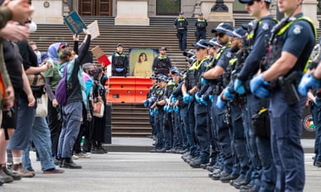 Police defend using pepper spray at #WomenWillSpeak rally on Victoria parliament steps