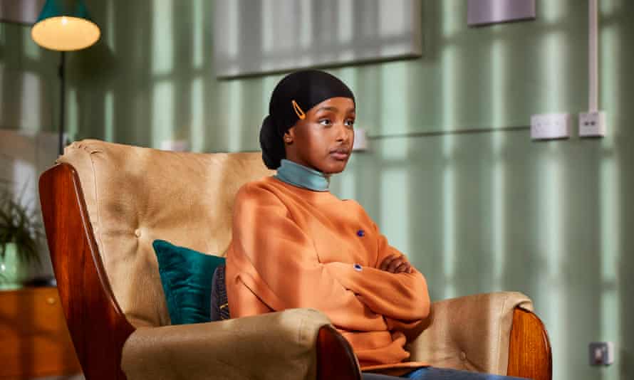 Kosar Ali as Hanna in PRU.
