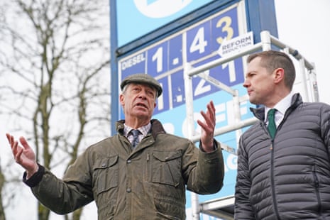 Nigel Farage and Robert Jenrick at a party press conference at New Haven Services in Derbyshire.