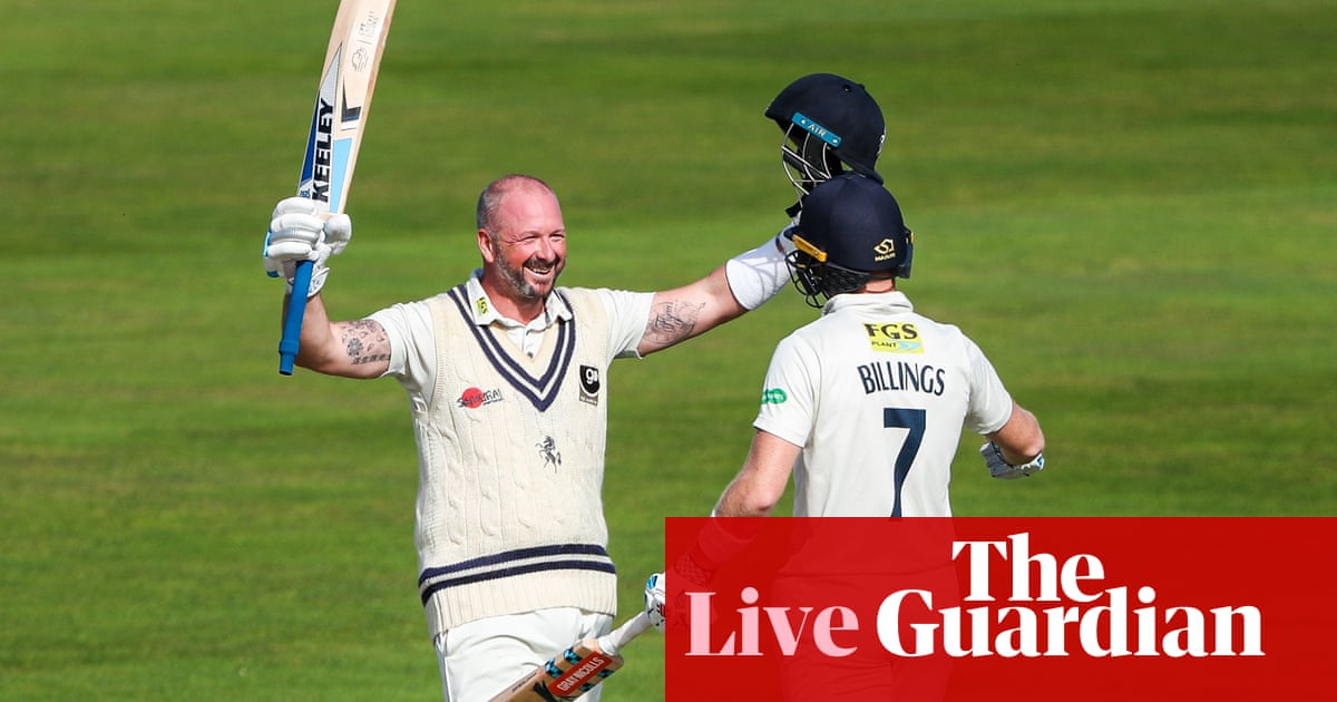County cricket: Hampshire v Somerset, Essex v Surrey and more – as it happened
