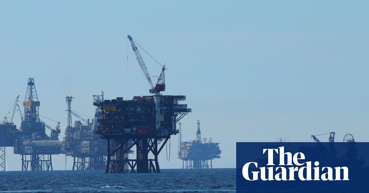 Labour ministers met fossil fuel lobbyists 500 times in first year of power, analysis shows