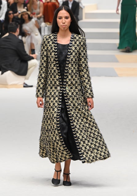 31 Eternally Alluring Catwalk Moments Featuring Chanel's Tweed