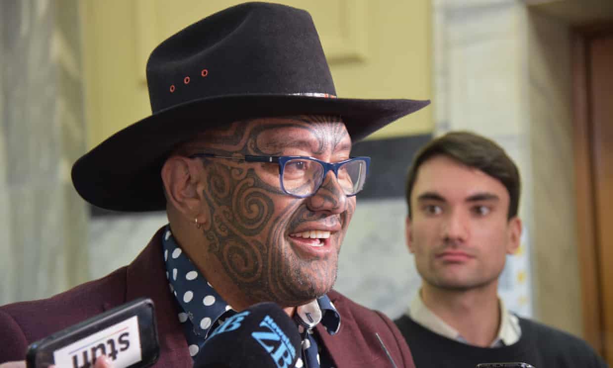 New Zealand MPs dig out colonial past while paying tribute to Queen