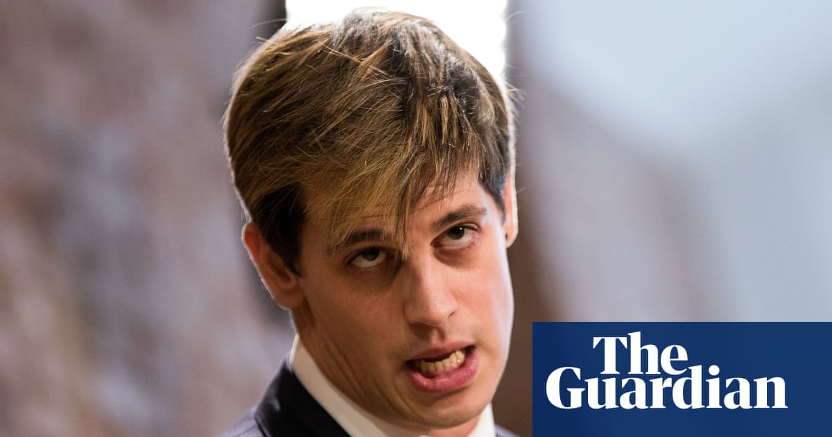Far-right media provocateur Milo Yiannopoulos deported by ICE from US to UK