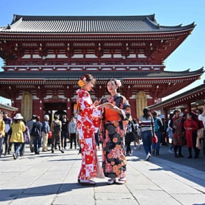Women wearing kimonos at Sensō-ji temple in Tokyo, Japan