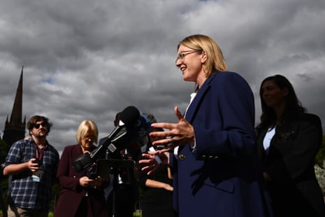 Адресация Джасинты Аллан СМИ