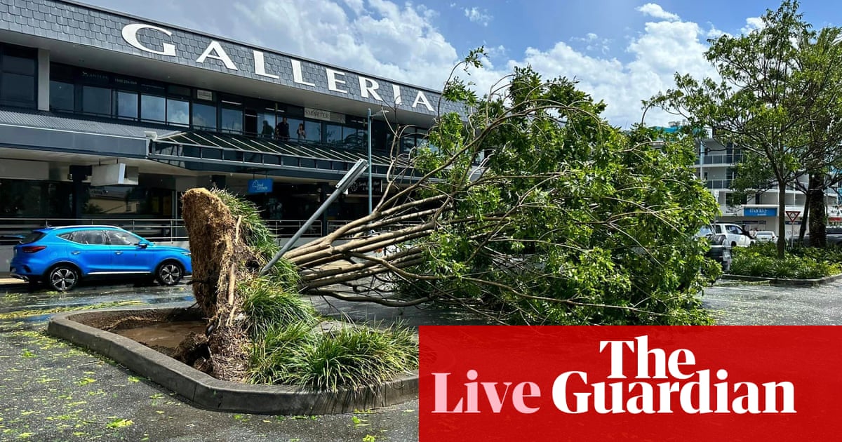 Port Macquarie cleans up after mini-cyclone  as it happened