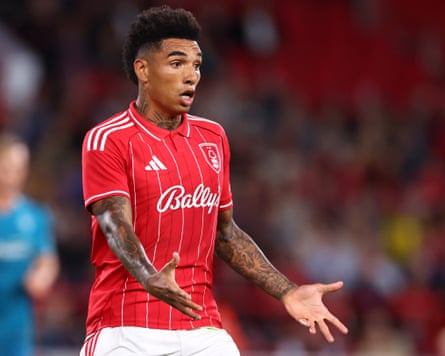 Igor Jesus in action for Nottingham Forest