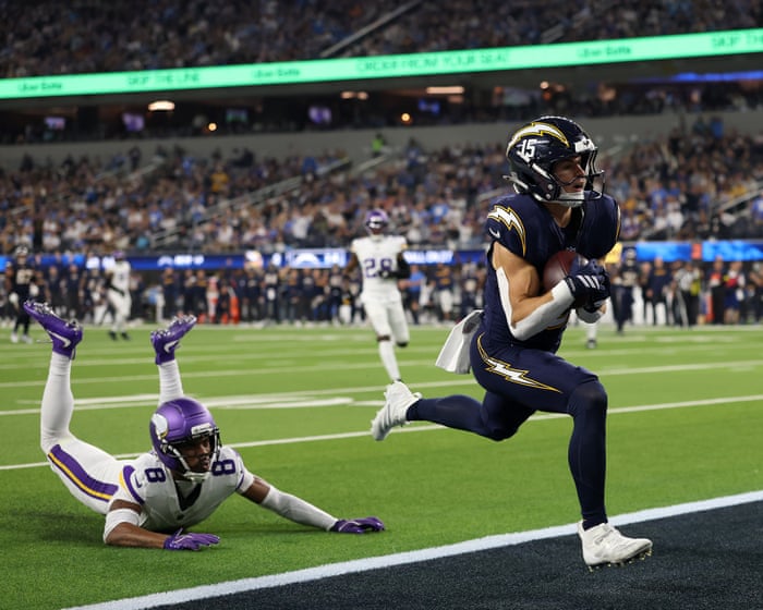 Herbert leads Chargers to comfortable Thursday Night Football win over Vikings