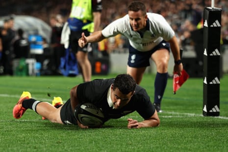 Josh Moorby crosses over for a try