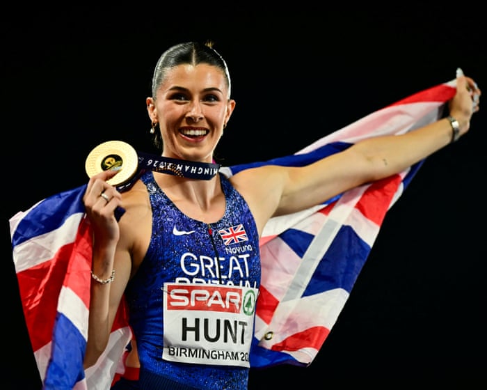 Quicksilver Amy Hunt flies to glorious golden double with 200m triumph