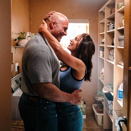 Dwayne Johnson and Emily Blunt in The Smashing Machine.