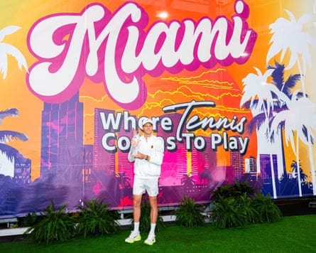 Jannik Sinner with the Miami Open trophy.