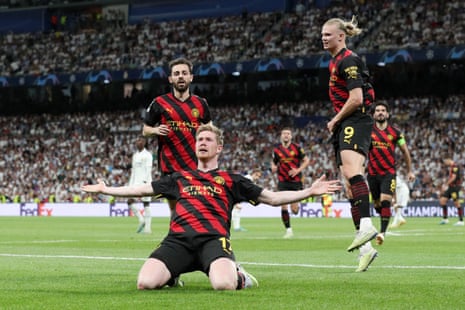 Kevin De Bruyne of Manchester City celebrates after scoring a goal to make the score 1-1 against Real Madrid.