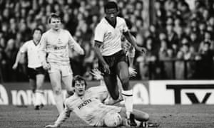 Rosenior evades a tackle from Tottenham’s Glenn Hoddle.