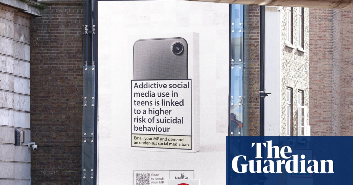 Mumsnet campaign demands ban on social media for under-16s