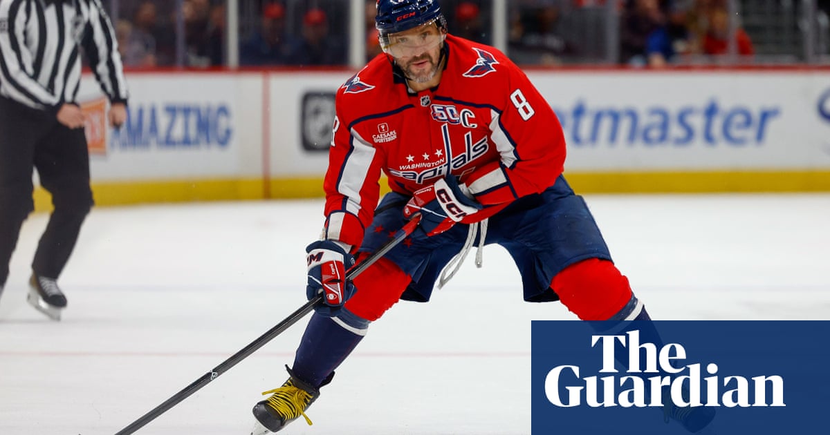 Alex Ovechkin scores 884th goal to move 10 back of Gretzky's NHL record