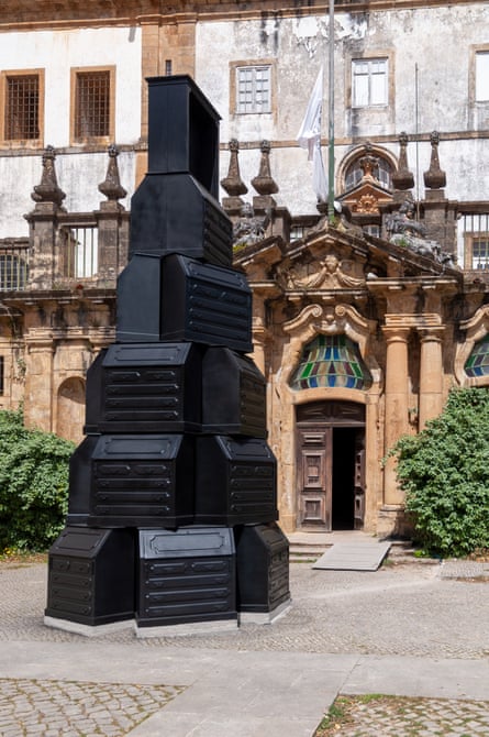 large black abstract sculpture Monument to the Ordinary by KOSMOS at Anozero.