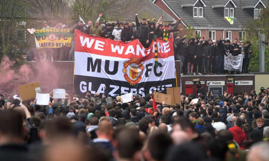 Roy Keane said fans had descended on Old Trafford out of love for the club and dislike of the Glazers.