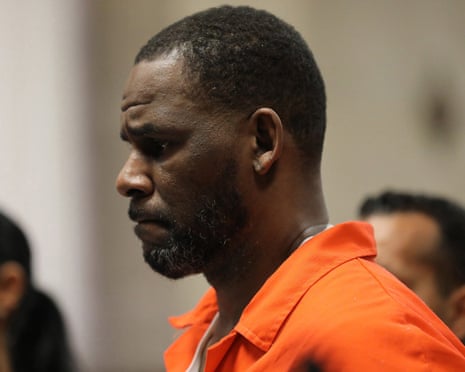R. Kelly's girlfriends clash at Trump Tower in Chicago, sending one to a hospital while other is charged with domestic batteru<br>R. Kelly appears during a hearing at the Leighton Criminal Courthouse on Sept. 17, 2019 in Chicago. (Antonio Perez/Chicago Tribune/Tribune News Service via Getty Images)