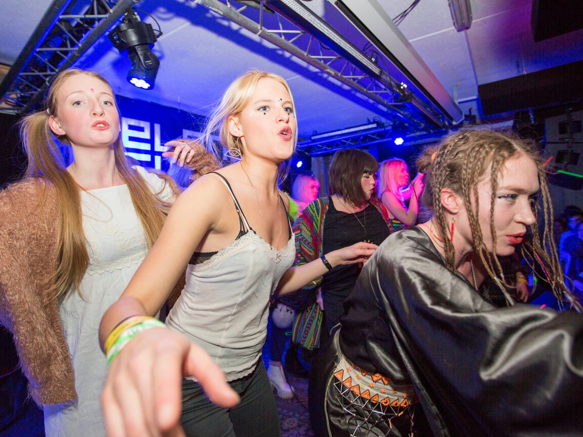 Islandia declara estado de emergencia tras una serie de fuertes