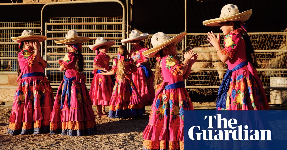 ‘Construyes una hermandad’: entrenamiento para el deporte ecuestre mexicano de la escaramuza – ensayo fotográfico | Equitación ‘Construyes una hermandad’: entrenamiento para el deporte ecuestre mexicano de la escaramuza – ensayo fotográfico | Equitación