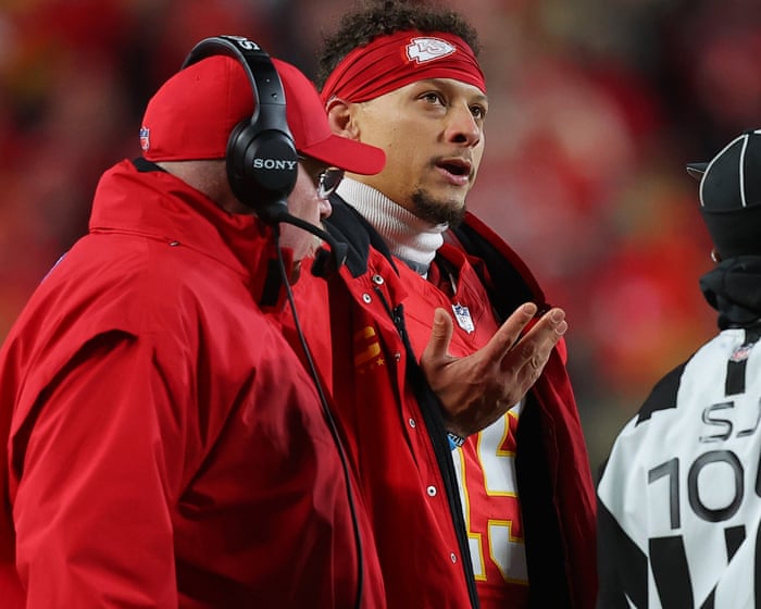 NFL roundup: Mahomes hurt as Chiefs miss playoff for first time since 2014