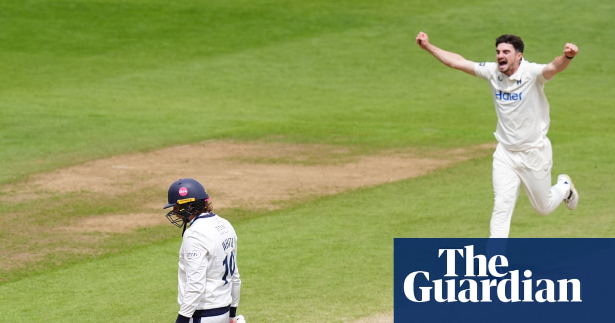 County cricket talking points: title challengers must beware of the Bears