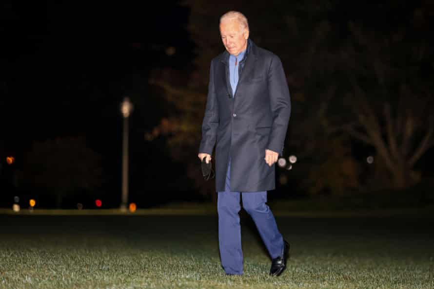 Joe Biden connected  the South Lawn of the White House aft  returning from the Cop26 summit.