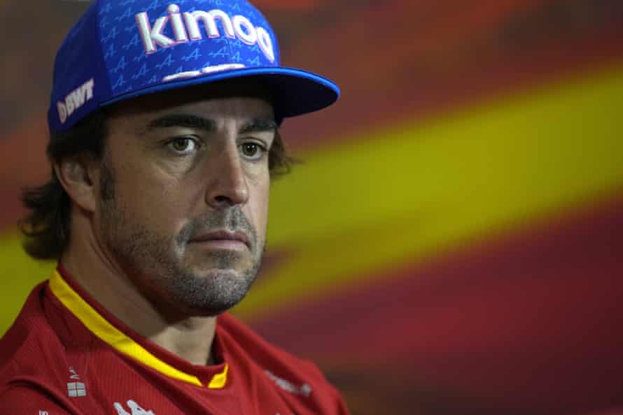Fernando Alonso dalyvauja spaudos konferencijoje, surengtoje Monmelo mieste, Barselonoje