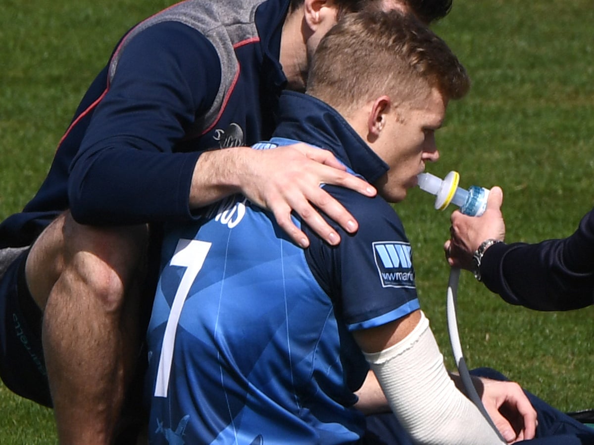 England On Alert After Sam Billings Injured Minutes Into Kent Return Sport The Guardian