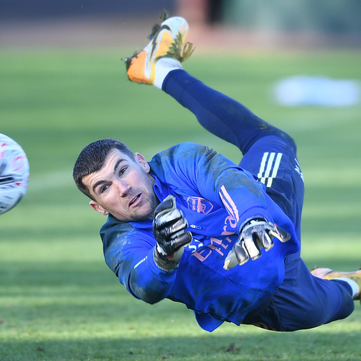 Mat Ryan Seals Surreal Loan Move To Arsenal Arsenal The Guardian Mat Ryan Seals Surreal Loan Move To Arsenal Arsenal The Guardian