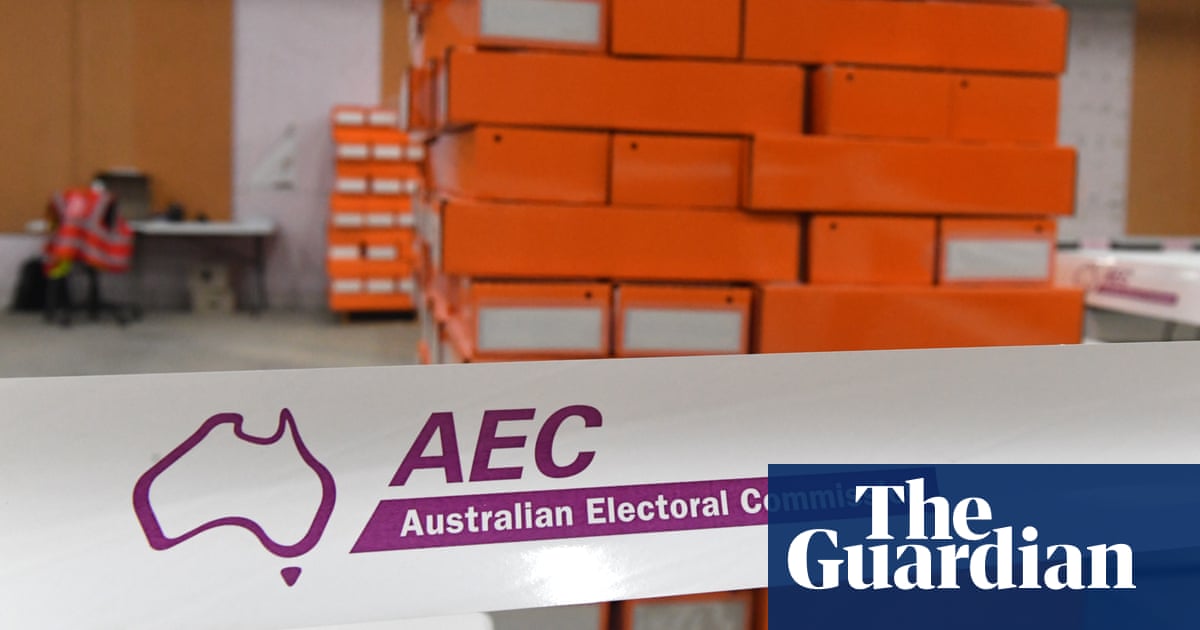 AEC looks to recruit more than 100,000 workers for election day amid Australia-wide staff shortages