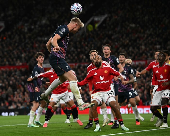 Manchester United v Tottenham: Premier League – live