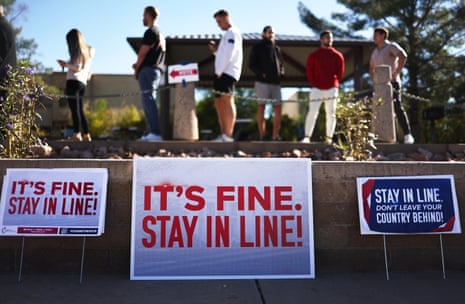 people stand in line to vote
