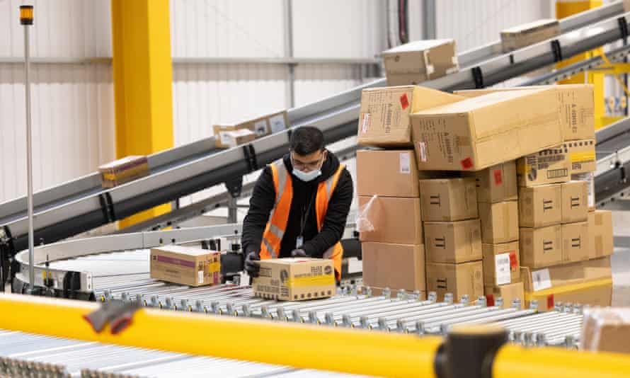 TravelGuides - When Amazon came to town: Swindon feels strain as new depot sucks up jobs | Amazon 5 Amazon’s warehouse in Swindon