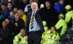 Alex McLeish shouts instructions.