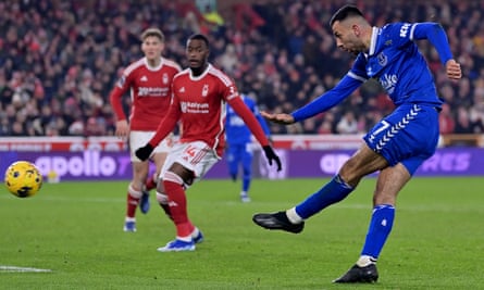Dwight McNeil fires in Everton’s winner at Nottingham Forest