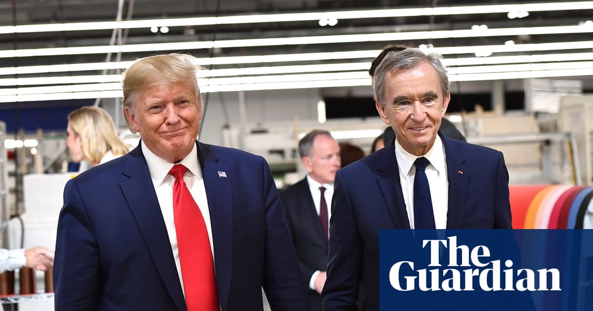 Fashion tycoon Bernard Arnault accused of stranglehold over French business press