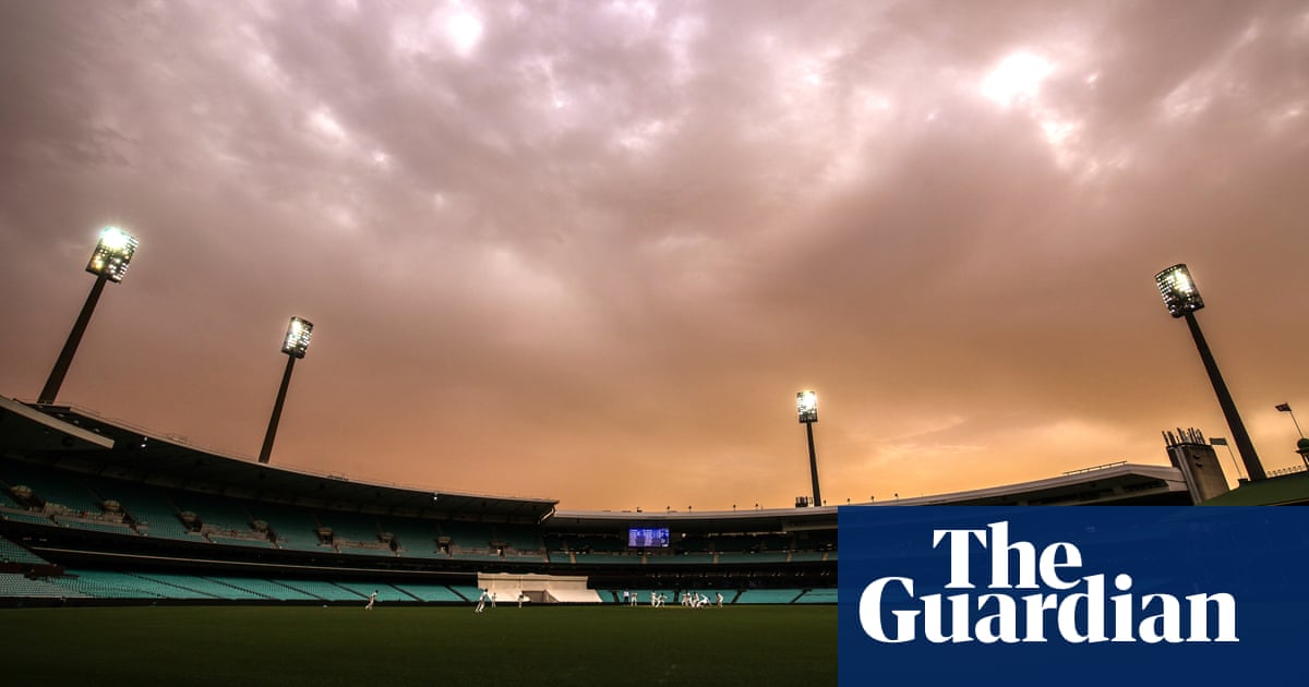 Australia and New Zealand focus on victims as bushfires threaten third Test