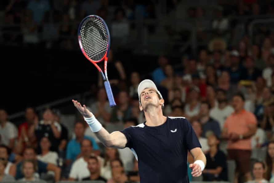 Murray reacts as the match slips away from him