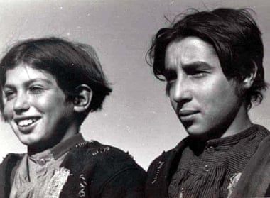 Josef Reinhardt (right), aged around 12 or 13, and another unidentified Romani child, photographed during the filming of Leni Riefenstahl’s film Tiefland.
