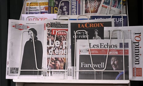 A newsstand of French newspapers the day after the death of Queen Elizabeth II