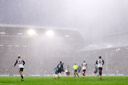 31 December 2023 A general view of play amid the fog between Fulham and Arsenal at Craven Cottage. Fulham won 2-1.