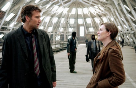 Clive Owen and Julianne Moore in Children of Men.