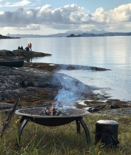 Foraging with Wildwood Bushcraft on the shores of Loch Moidart, in the West Highlands.