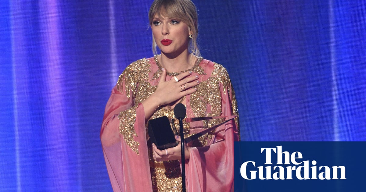 American Music Awards 2019: Taylor Swift takes artist of the decade in record-breaking haul